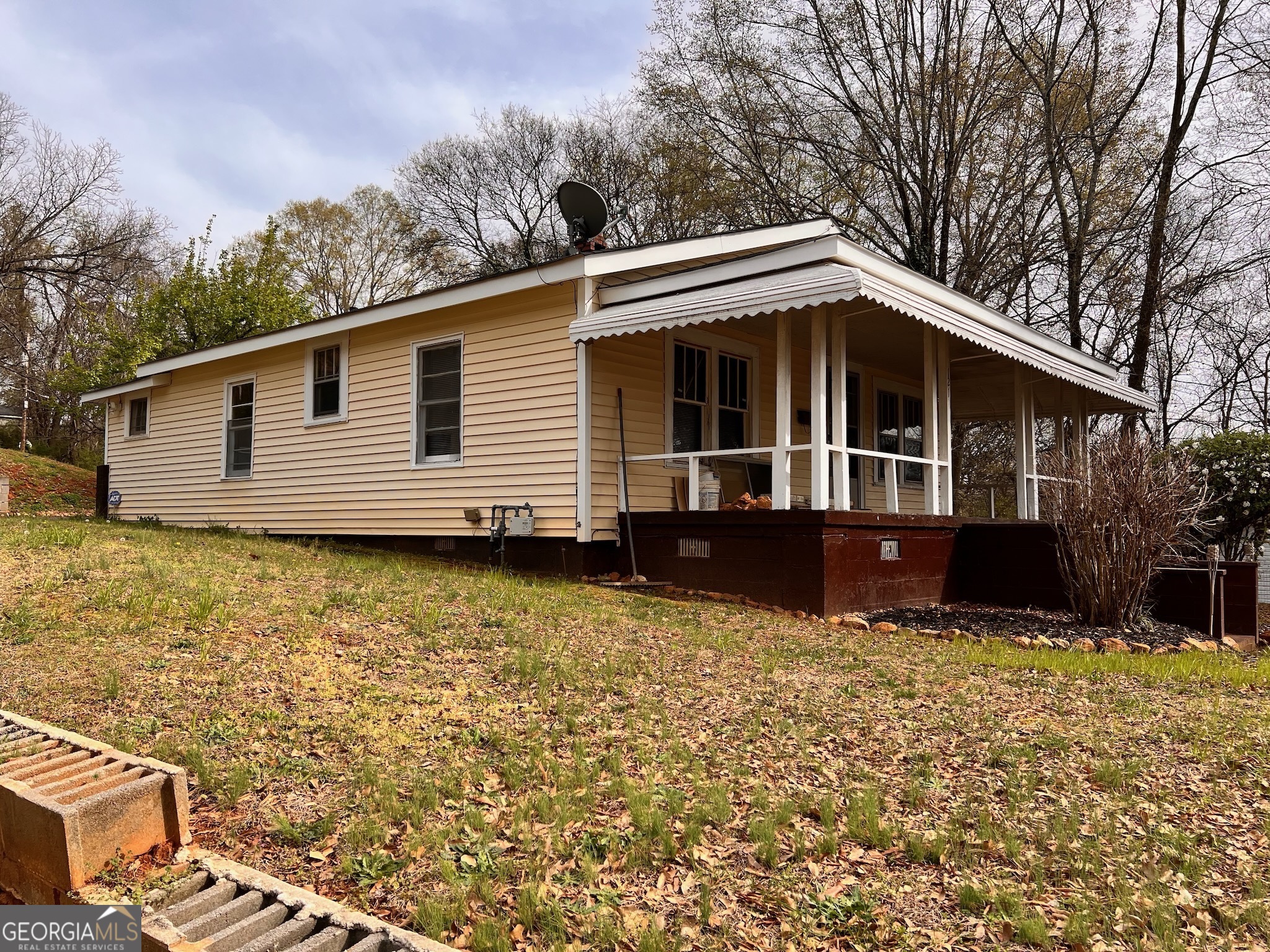 121 ROOSEVELT Street