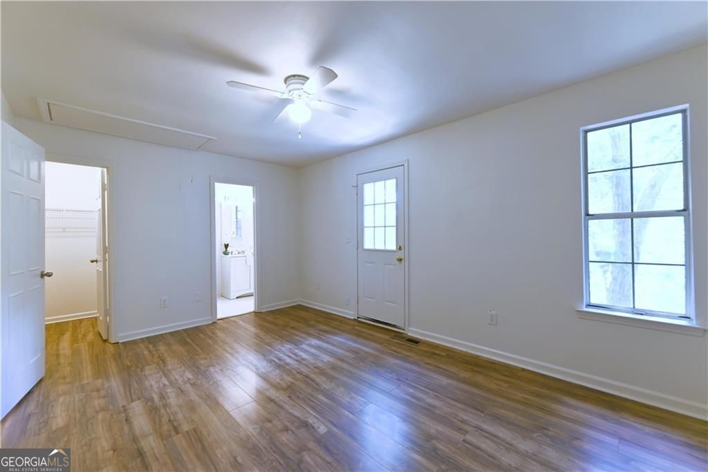 1697 Cedar Bluff Way