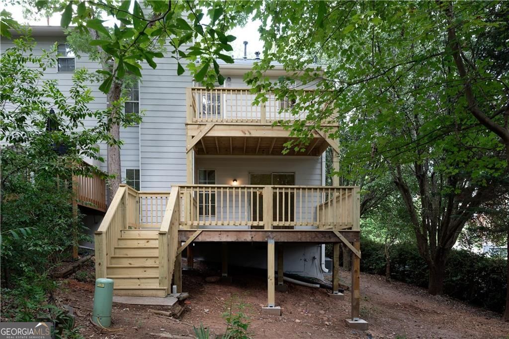 1697 Cedar Bluff Way