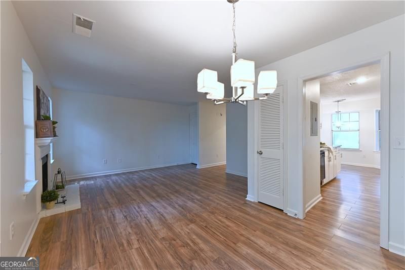 1697 Cedar Bluff Way