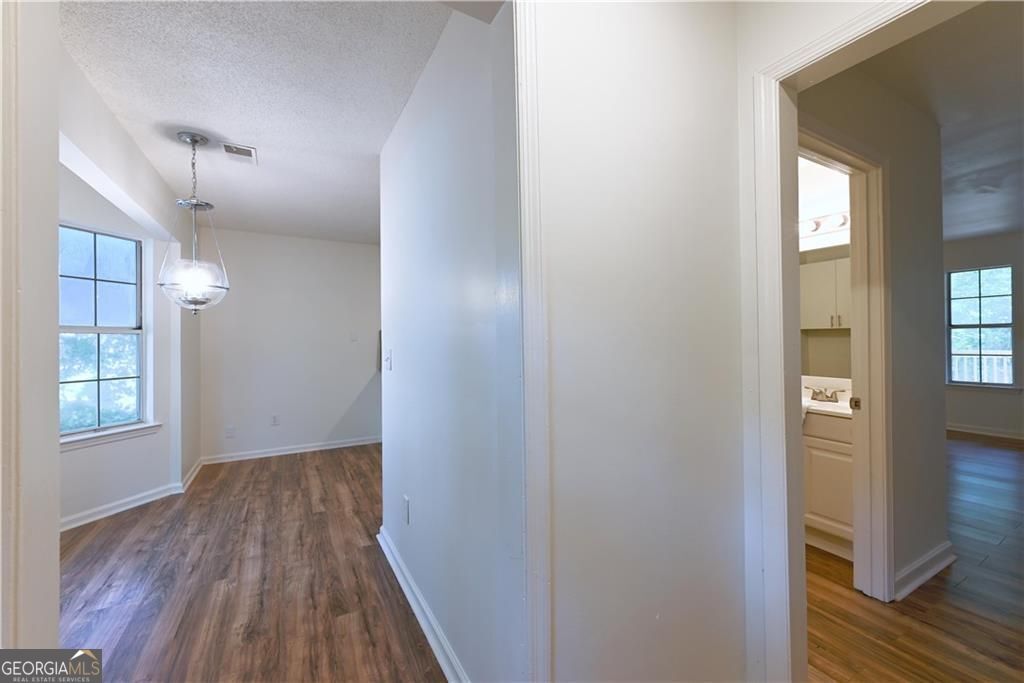 1697 Cedar Bluff Way