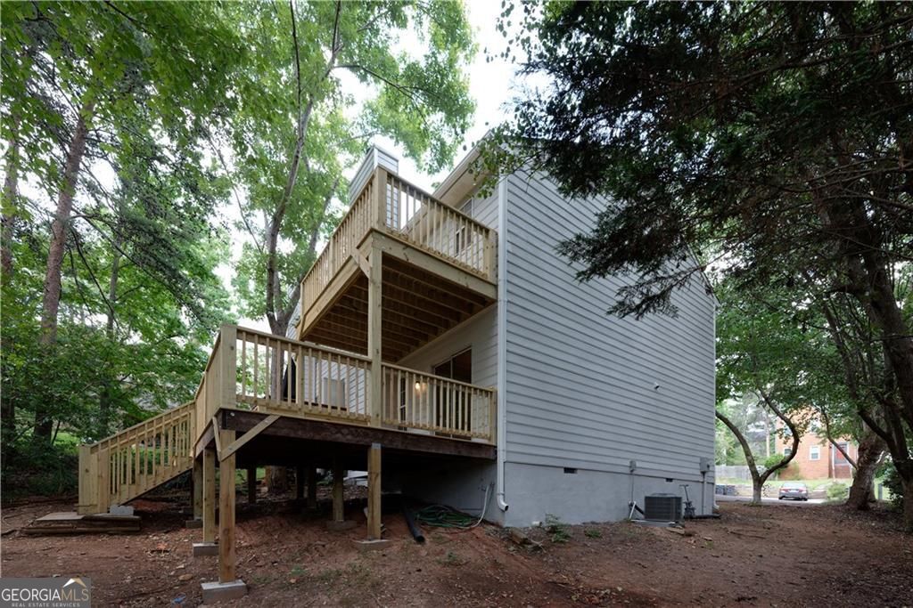 1697 Cedar Bluff Way