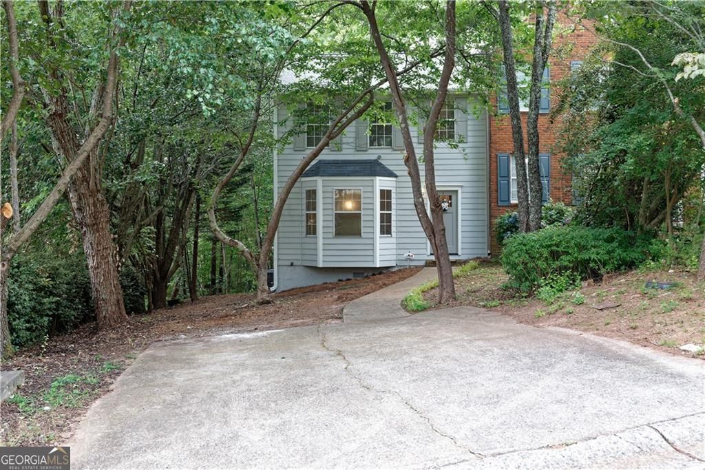 1697 Cedar Bluff Way