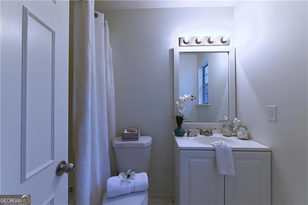 1697 Cedar Bluff Way