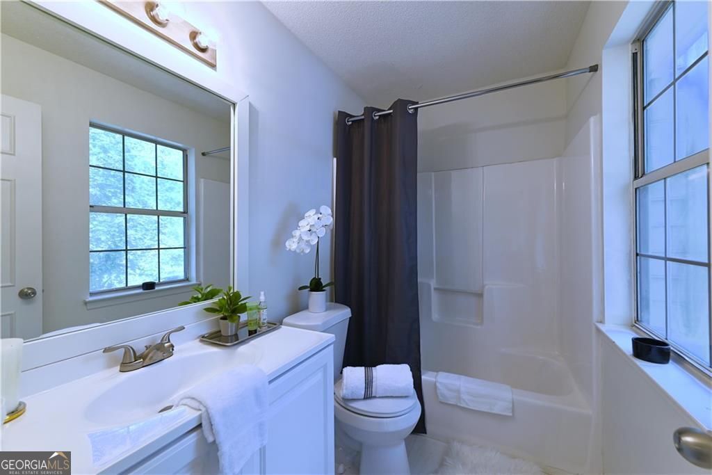 1697 Cedar Bluff Way