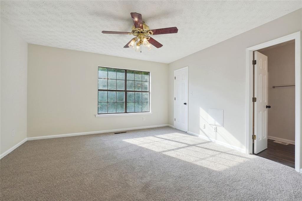 1070 Travelers Trail NW