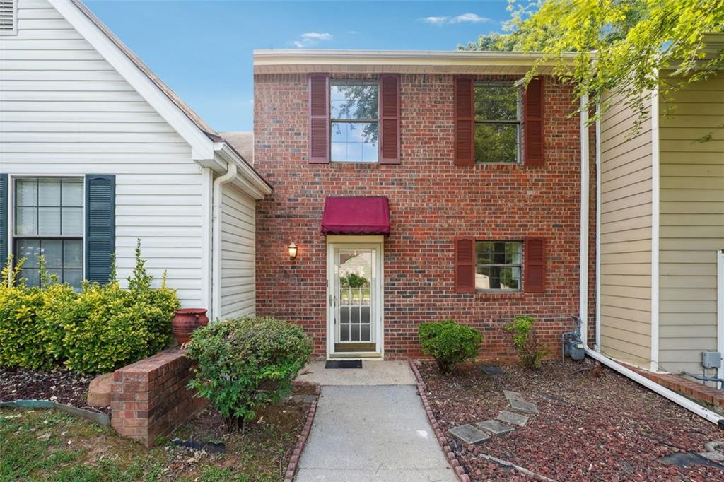 1070 Travelers Trail NW