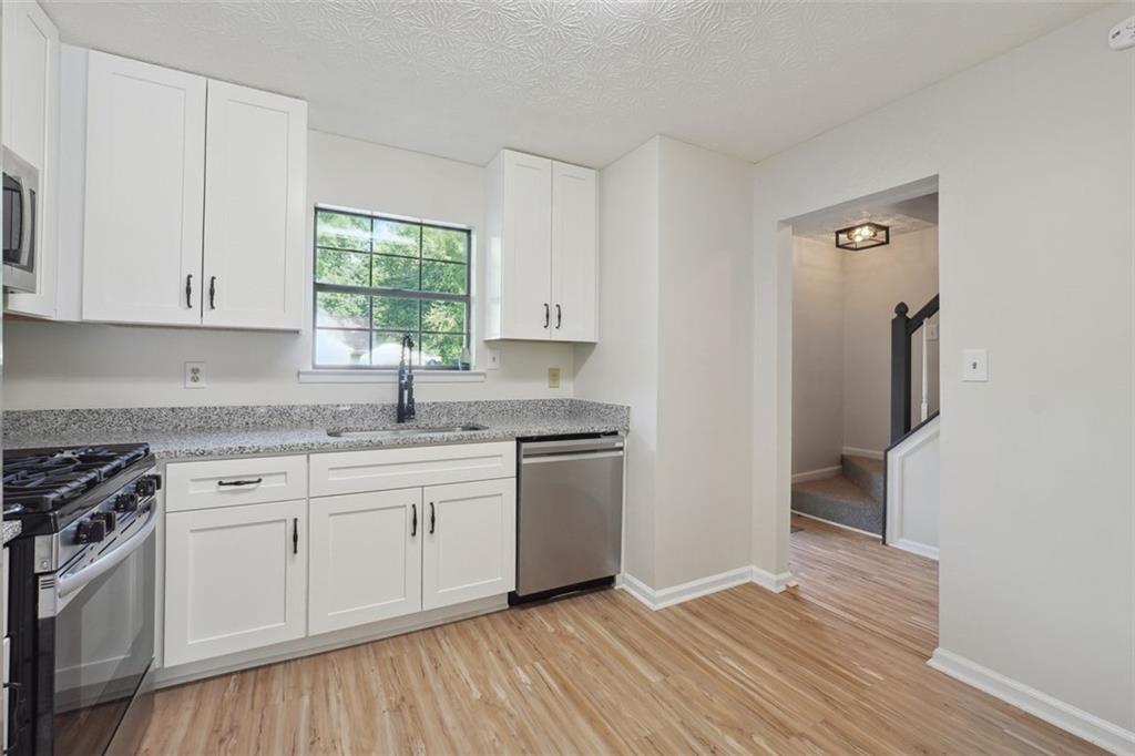 1070 Travelers Trail NW