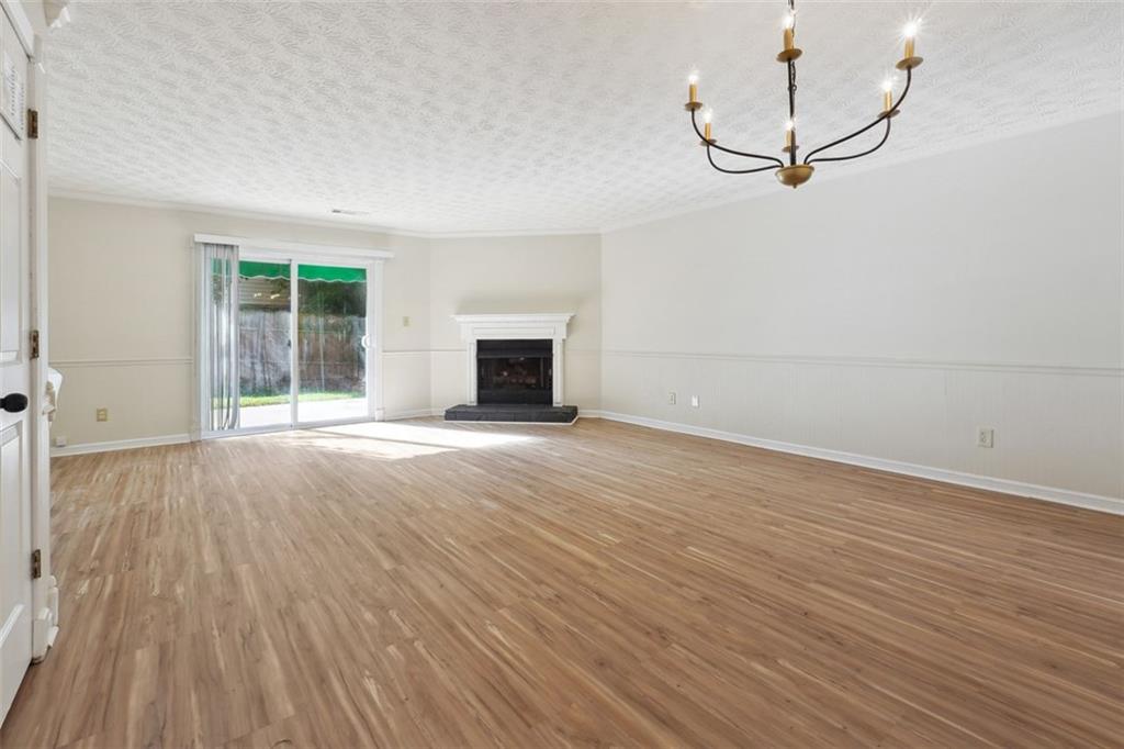 1070 Travelers Trail NW