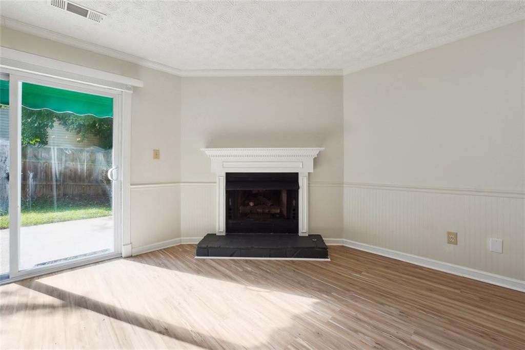 1070 Travelers Trail NW