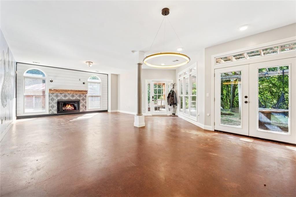 9011 Highpoint Road