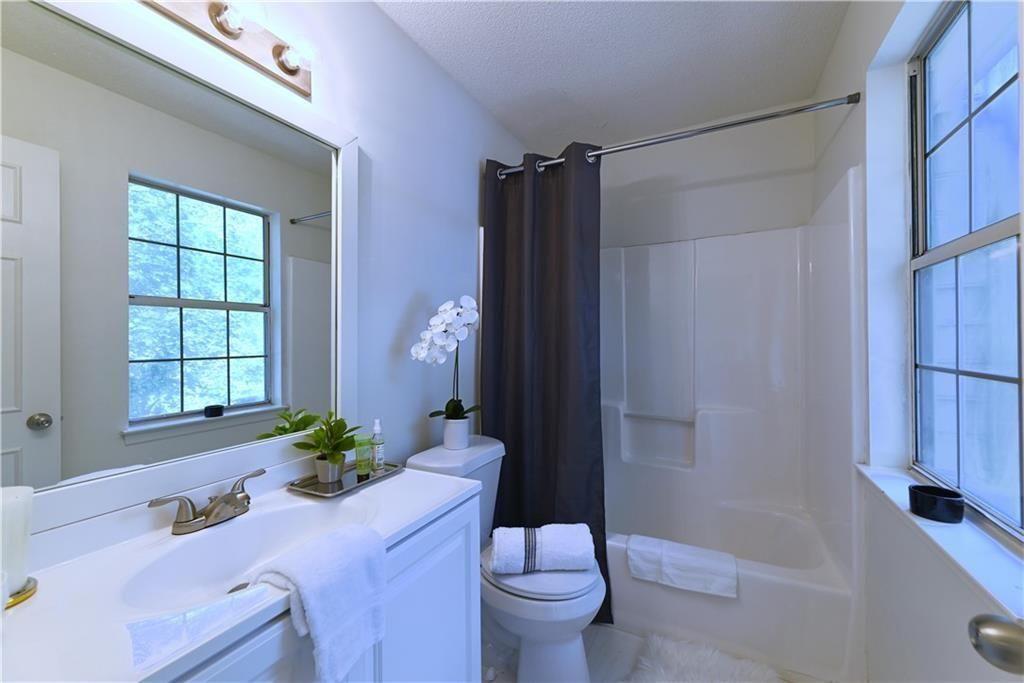 1697 Cedar Bluff Way