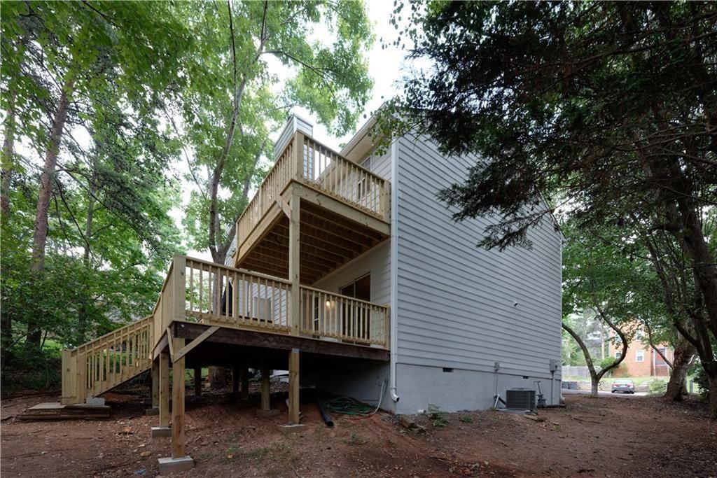 1697 Cedar Bluff Way