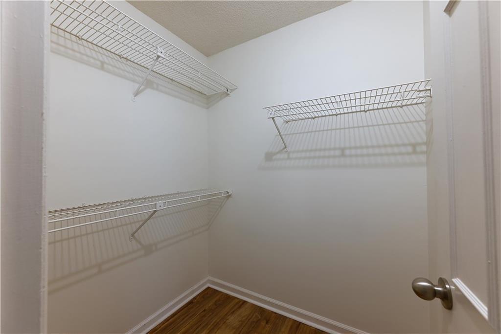 1697 Cedar Bluff Way