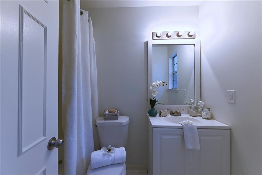 1697 Cedar Bluff Way