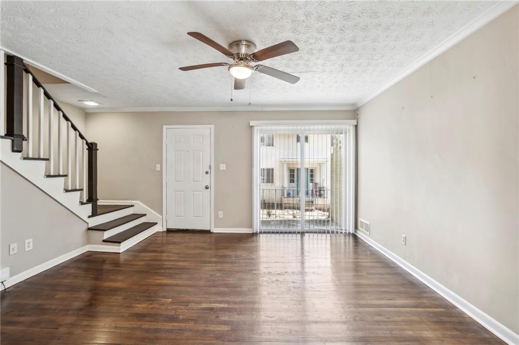 411 10th Street NE Unit 6