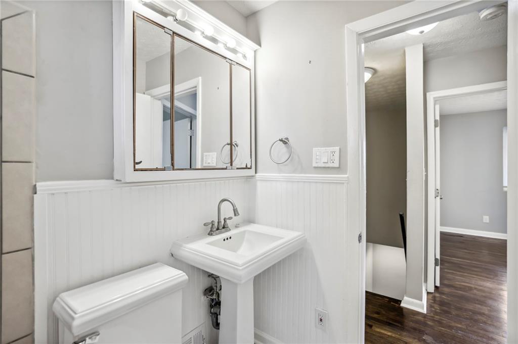 411 10th Street NE Unit 6