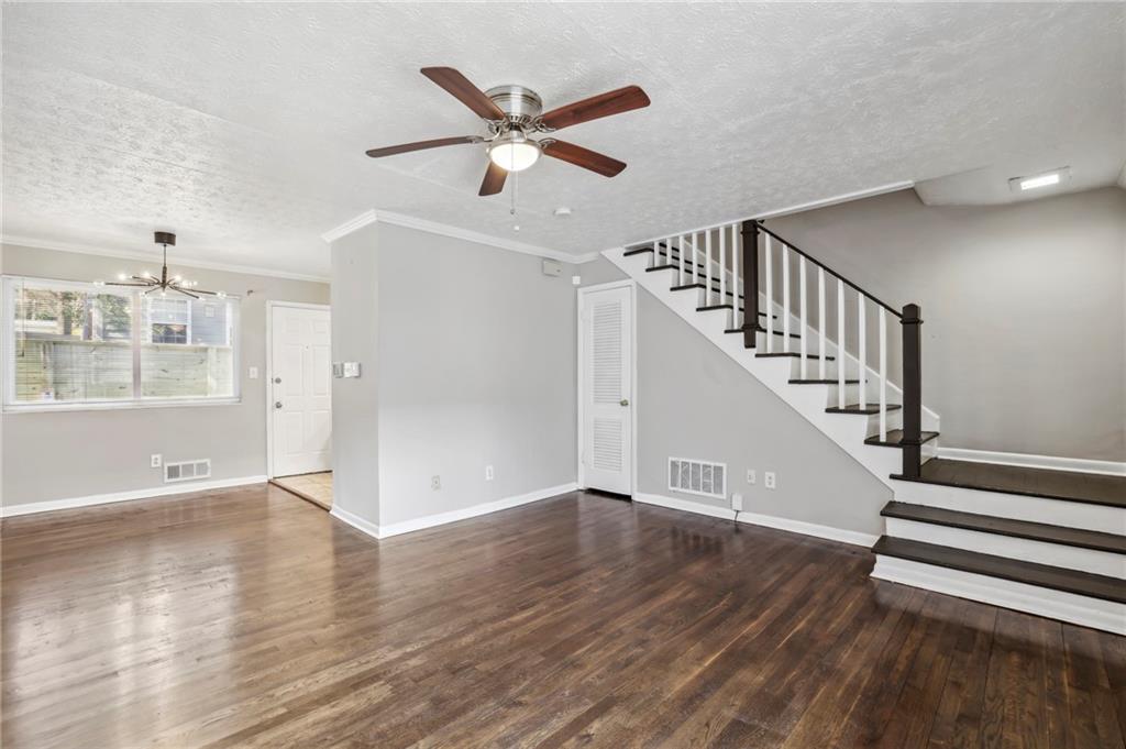 411 10th Street NE Unit 6