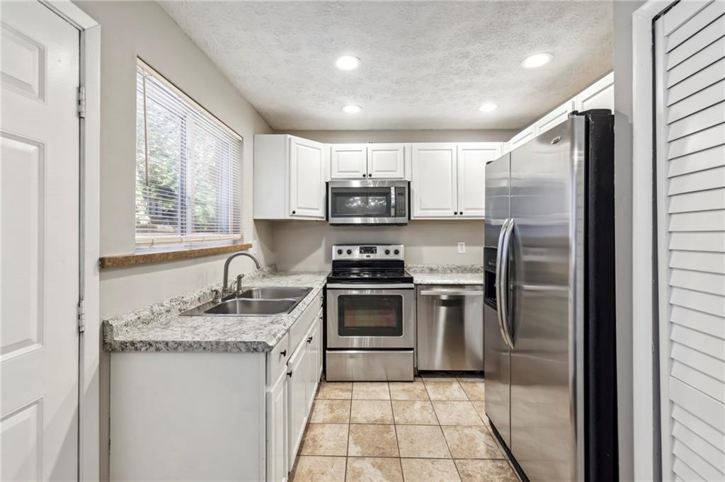 411 10th Street NE Unit 6