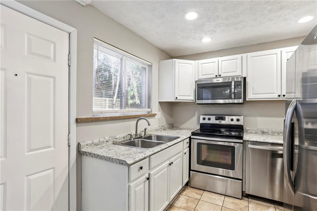 411 10th Street NE Unit 6