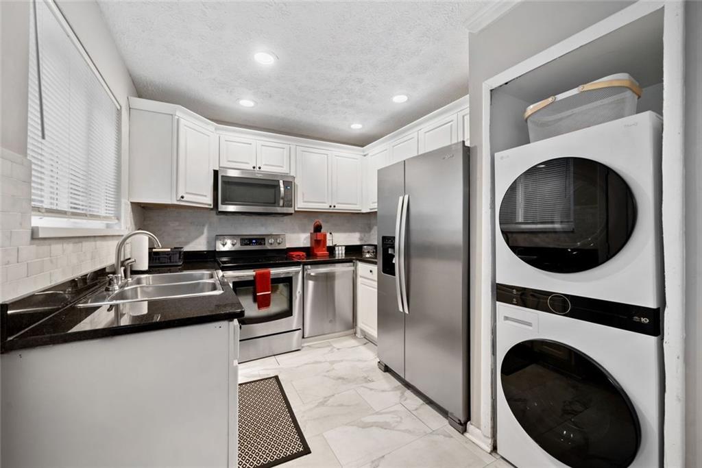 411 10th Street NE Unit 6