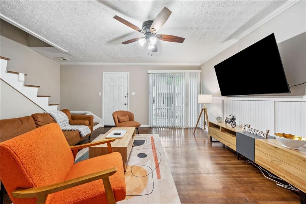 411 10th Street NE Unit 6