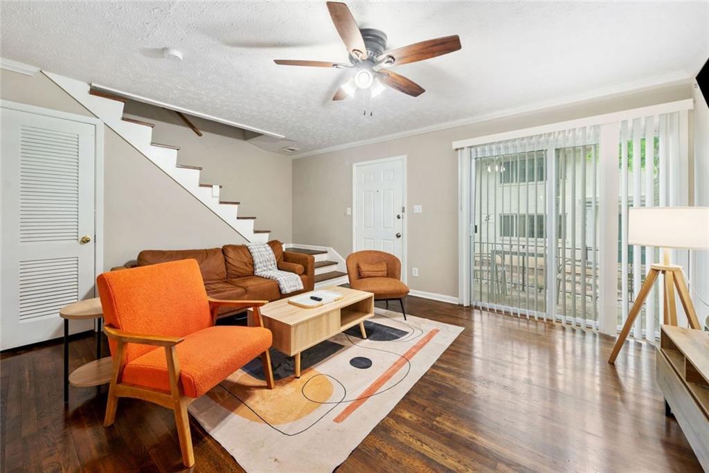 411 10th Street NE Unit 6