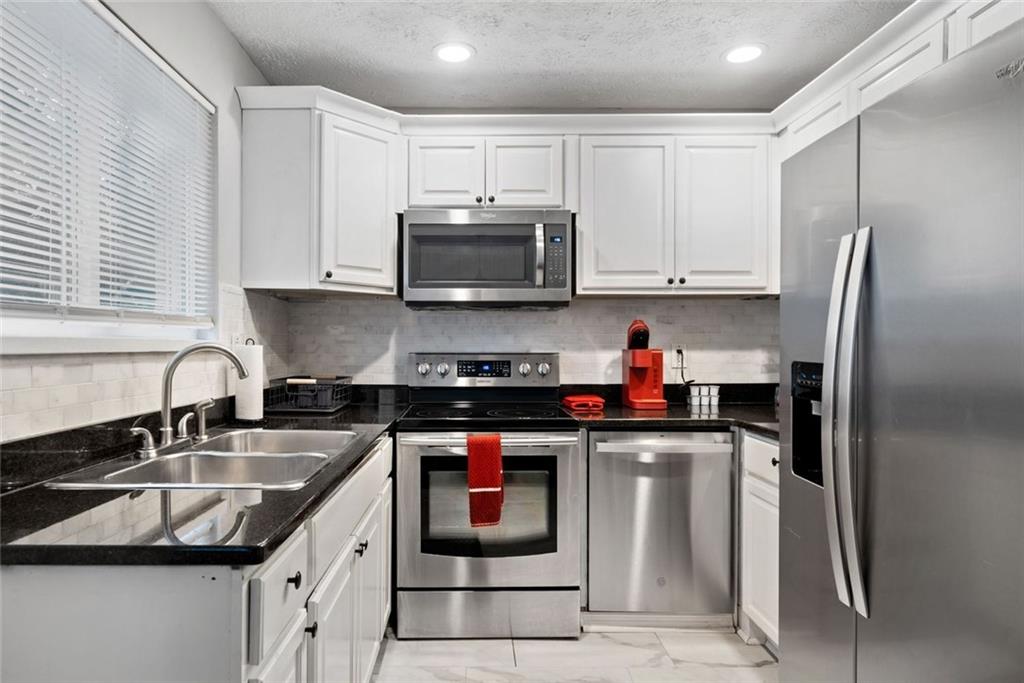 411 10th Street NE Unit 6