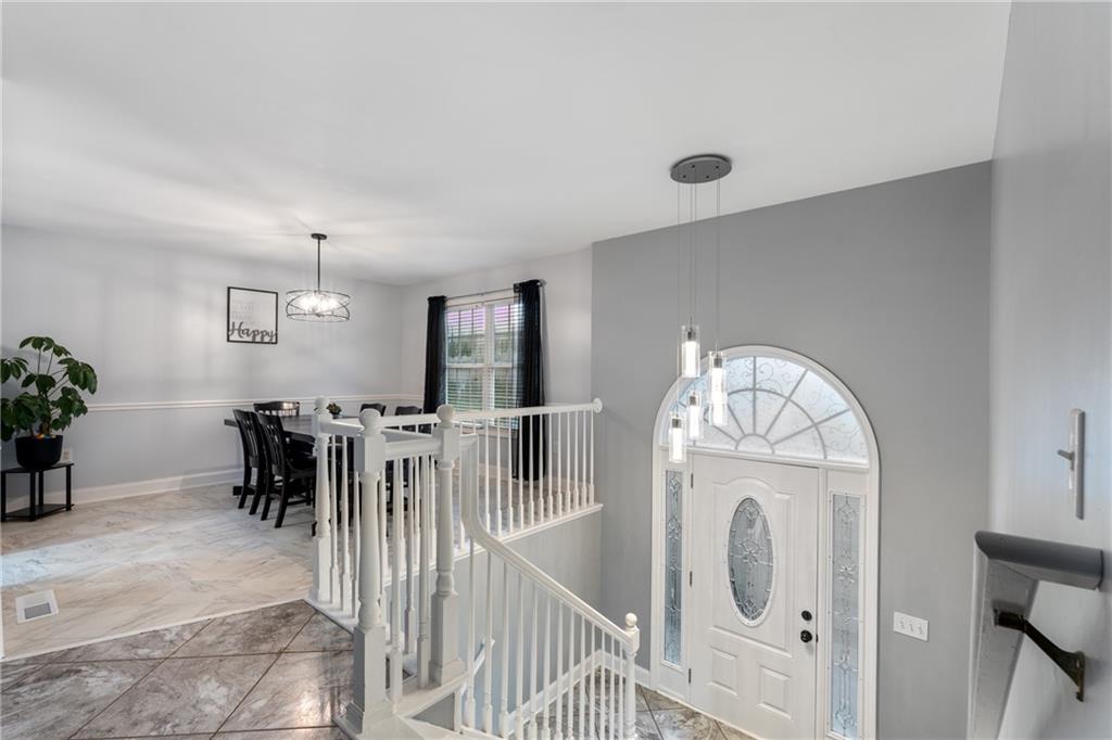 105 Woodberry Drive SE