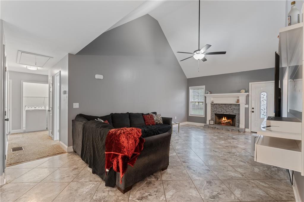 105 Woodberry Drive SE