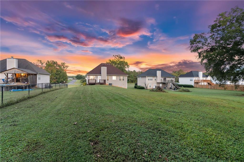 105 Woodberry Drive SE