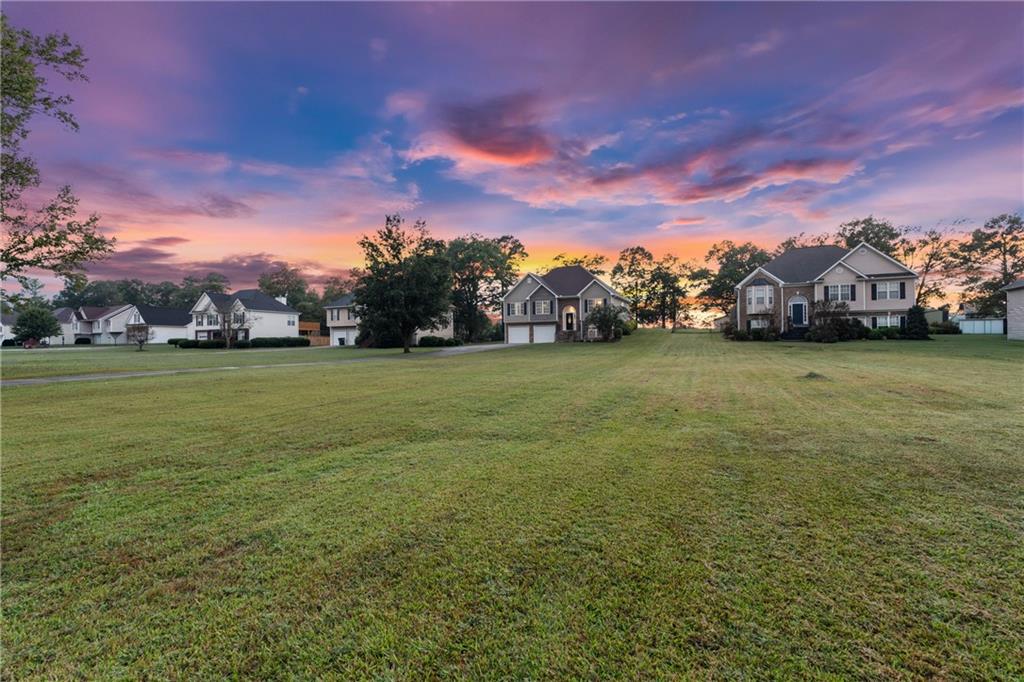 105 Woodberry Drive SE