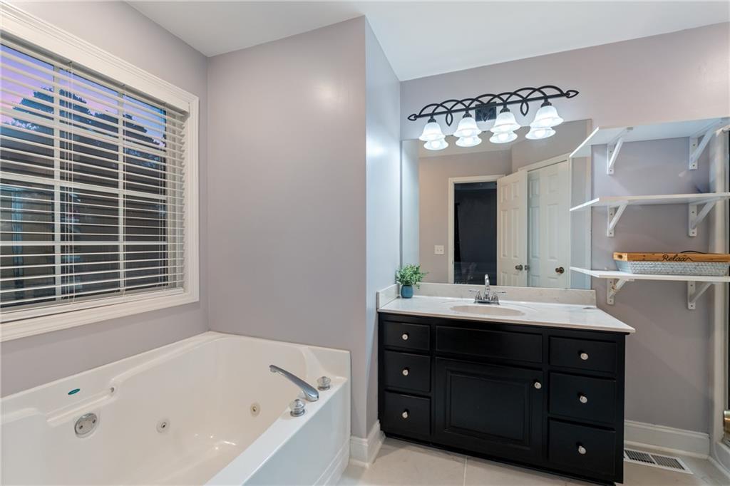 105 Woodberry Drive SE