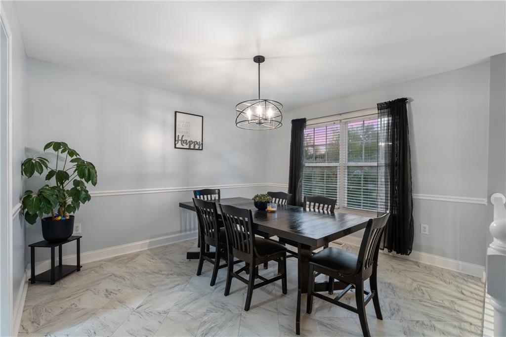 105 Woodberry Drive SE