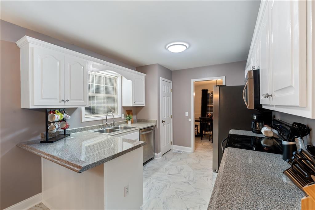 105 Woodberry Drive SE