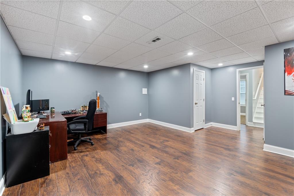 105 Woodberry Drive SE