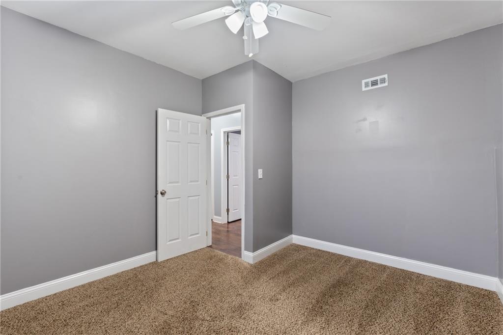 105 Woodberry Drive SE