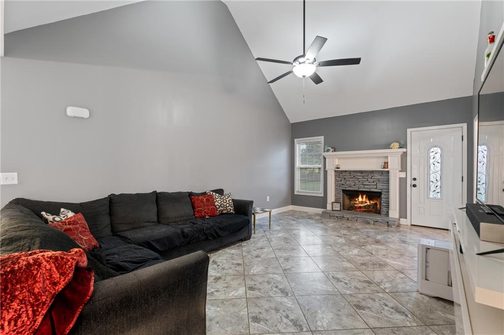 105 Woodberry Drive SE