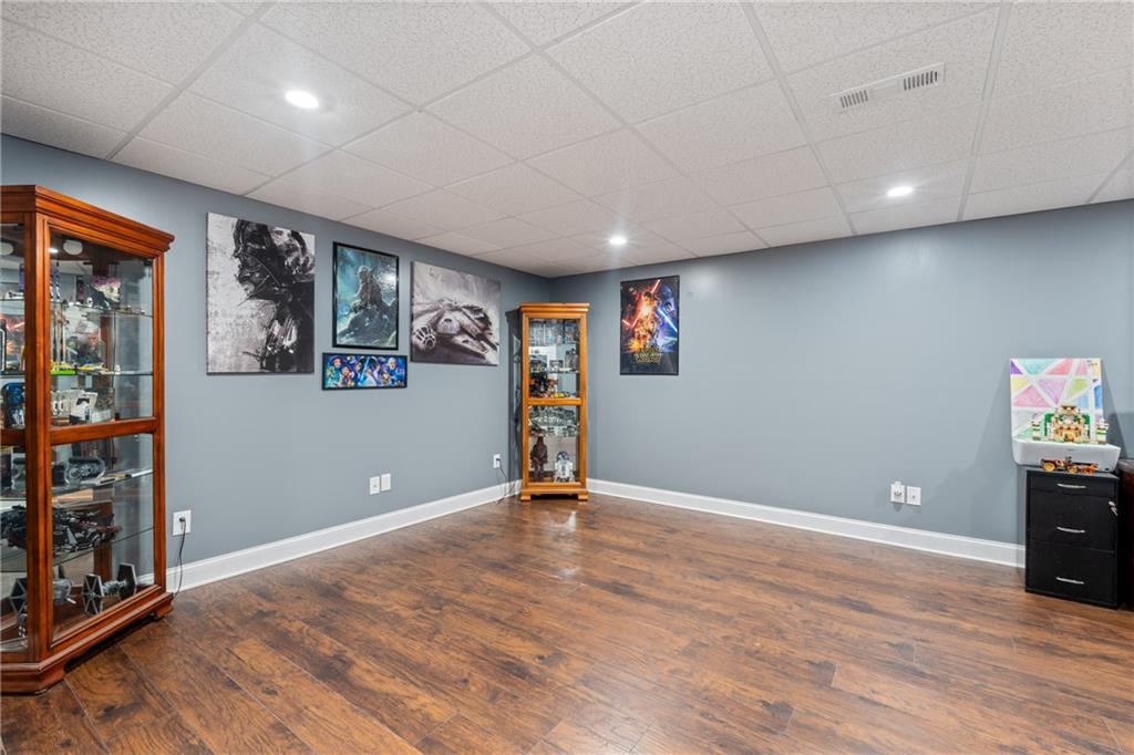 105 Woodberry Drive SE