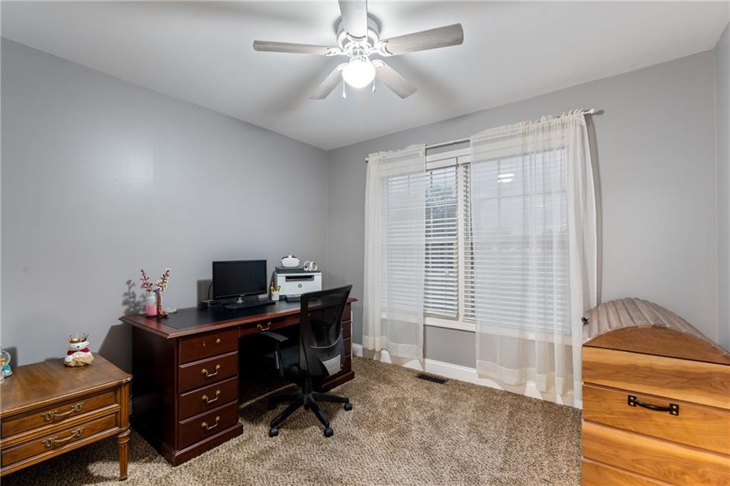 105 Woodberry Drive SE