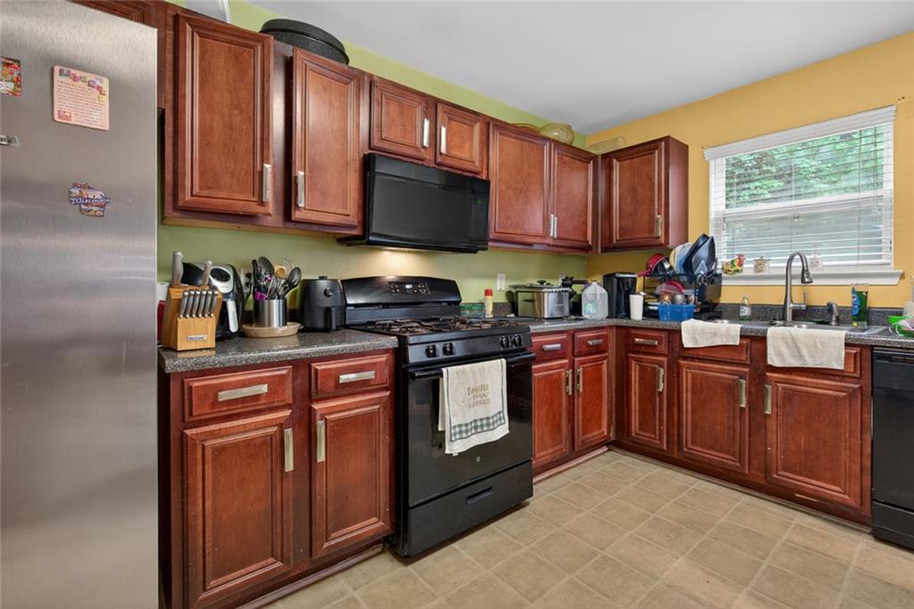 3285 Hunting Creek Pass