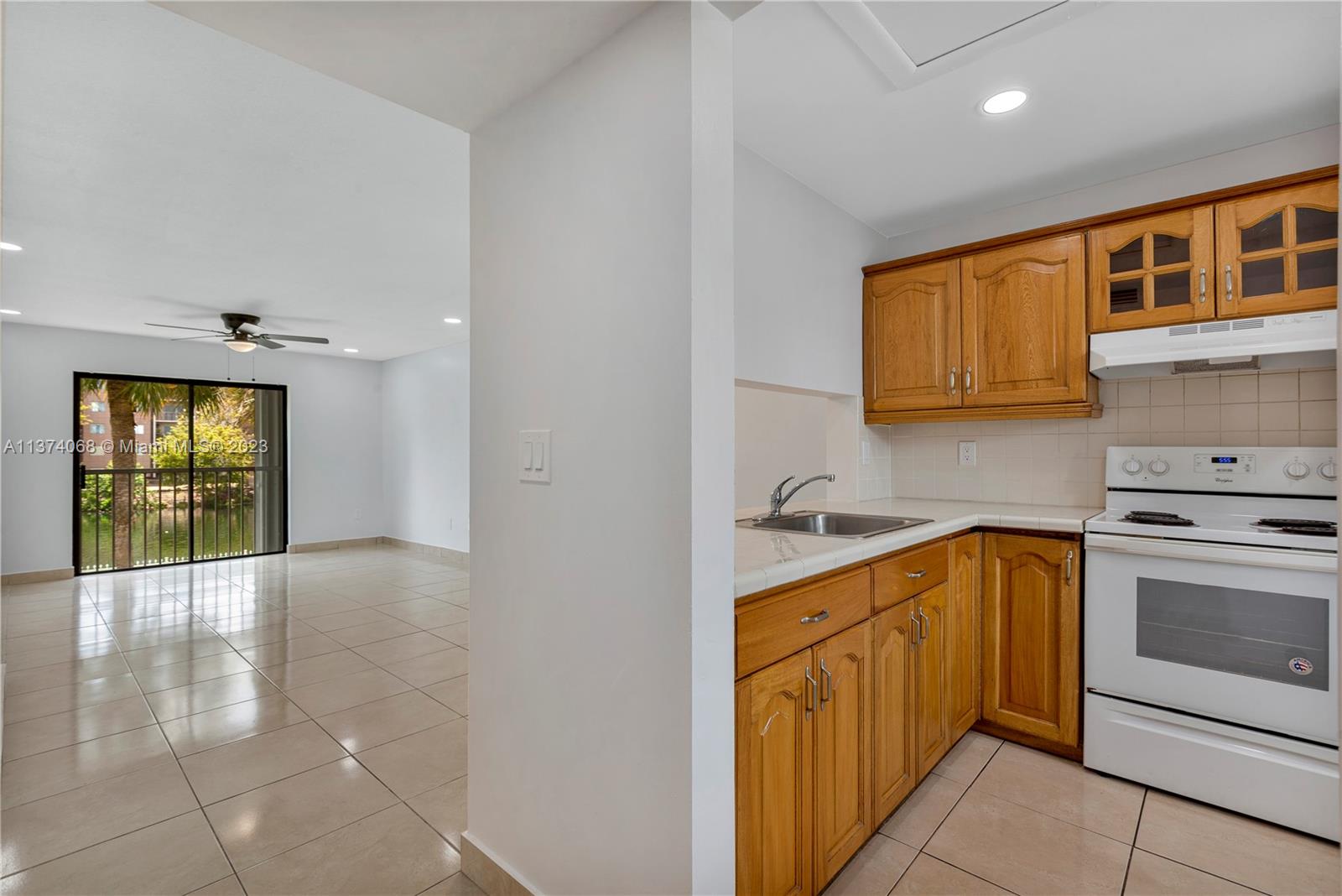 7670 SW 152nd Ave # 207 Unit: 1-207