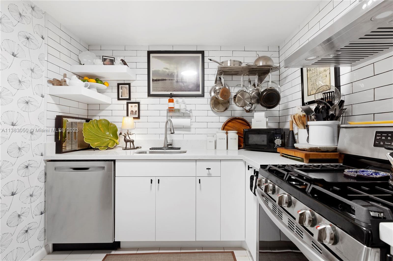 700 Biltmore Way # 207