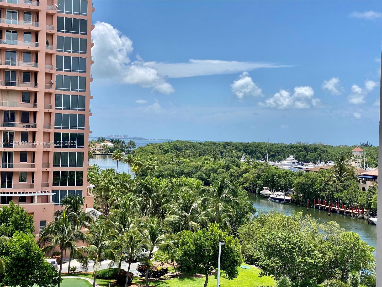 90 Edgewater Dr # 722