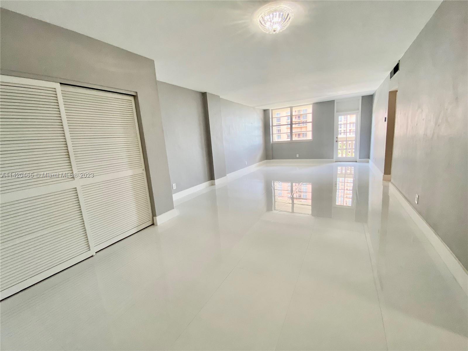 90 Edgewater Dr # 722