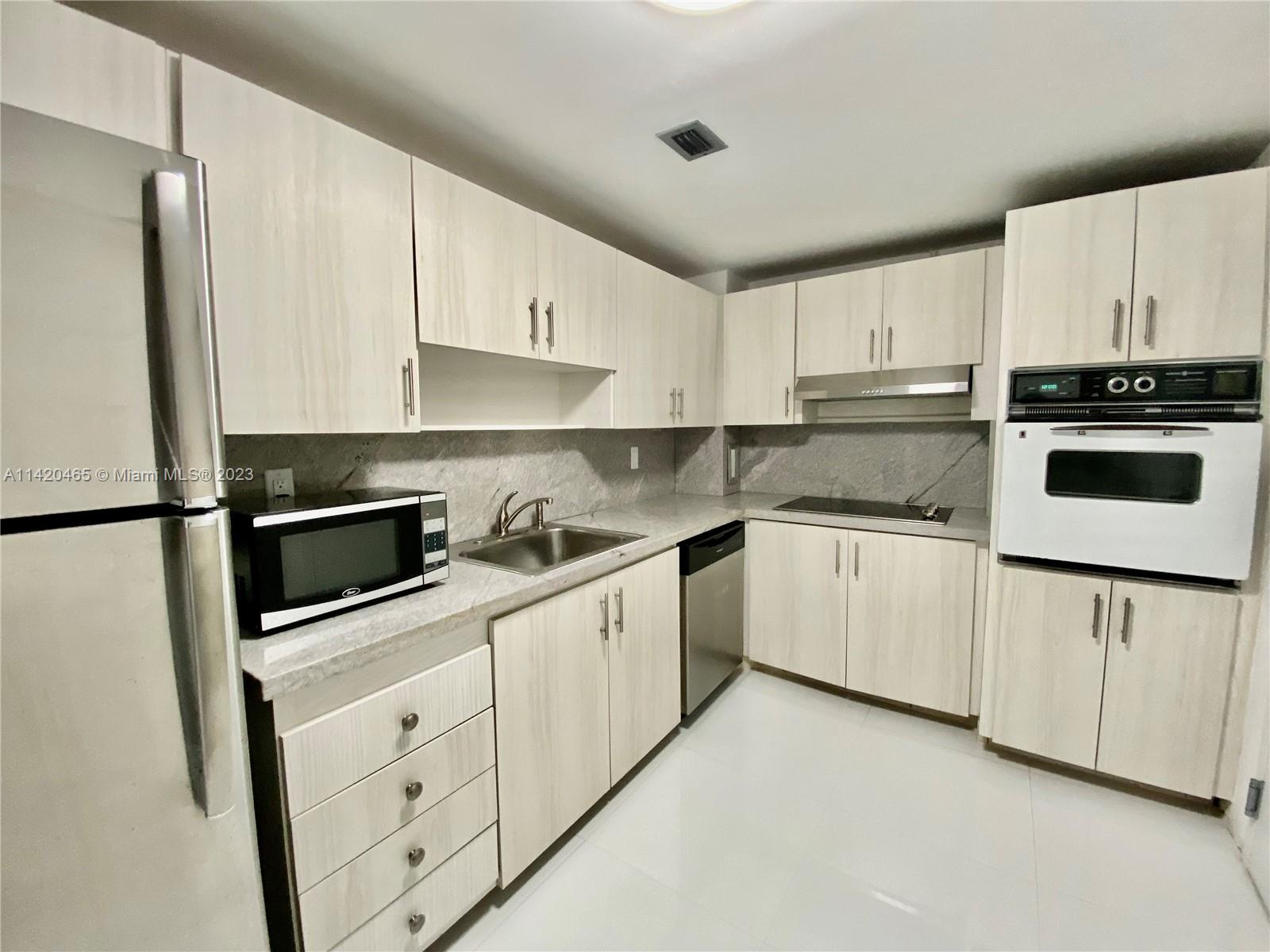 90 Edgewater Dr # 722