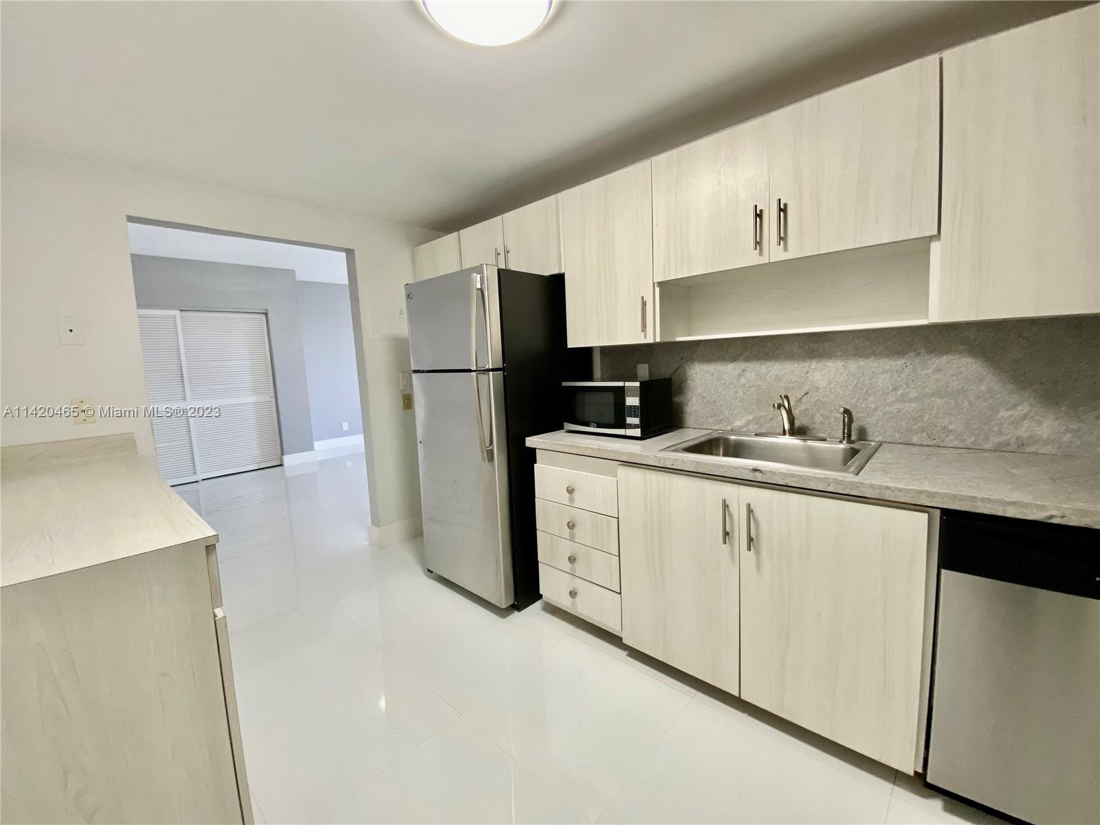 90 Edgewater Dr # 722