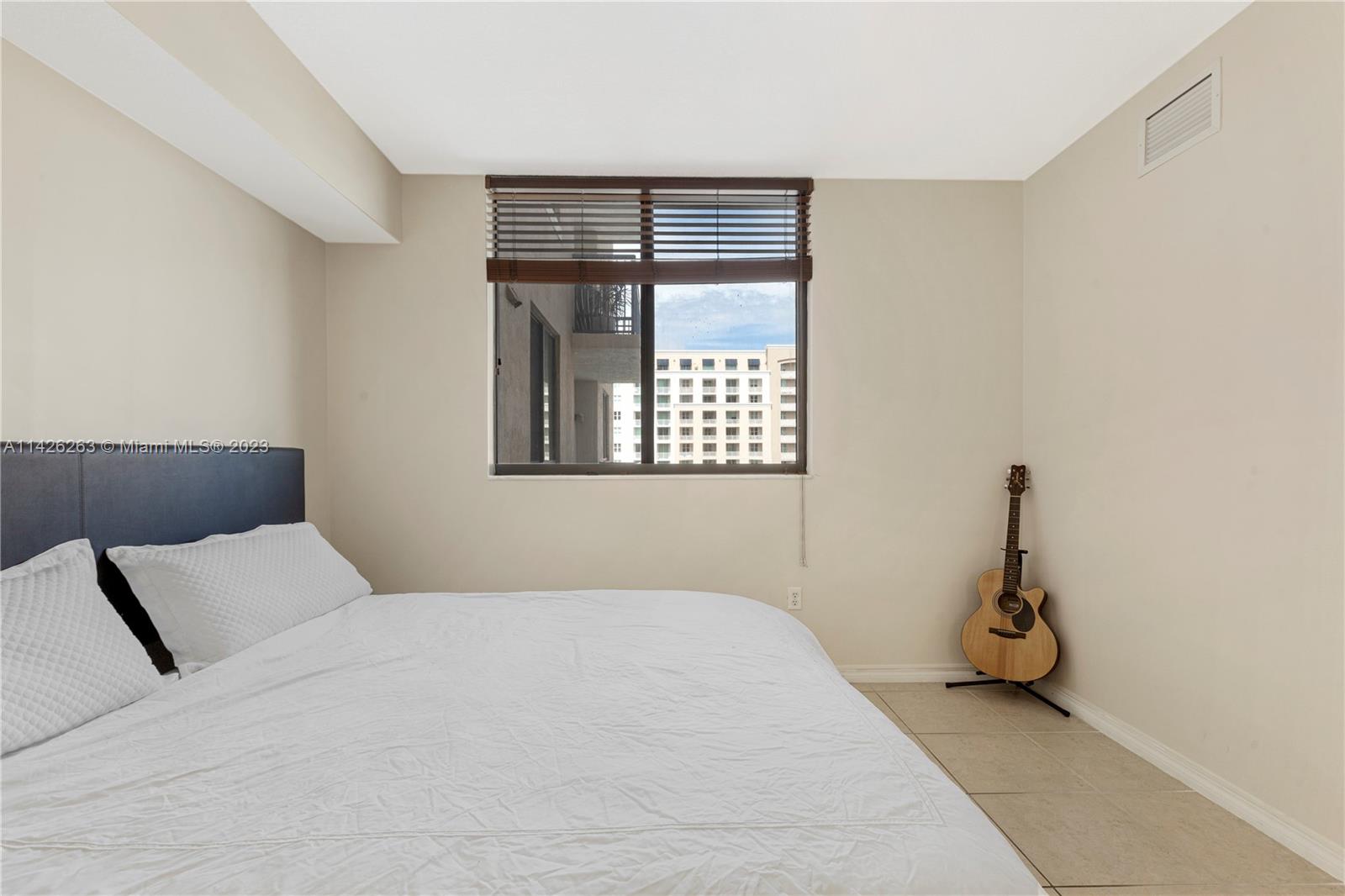 4242 NW 2nd St # 906