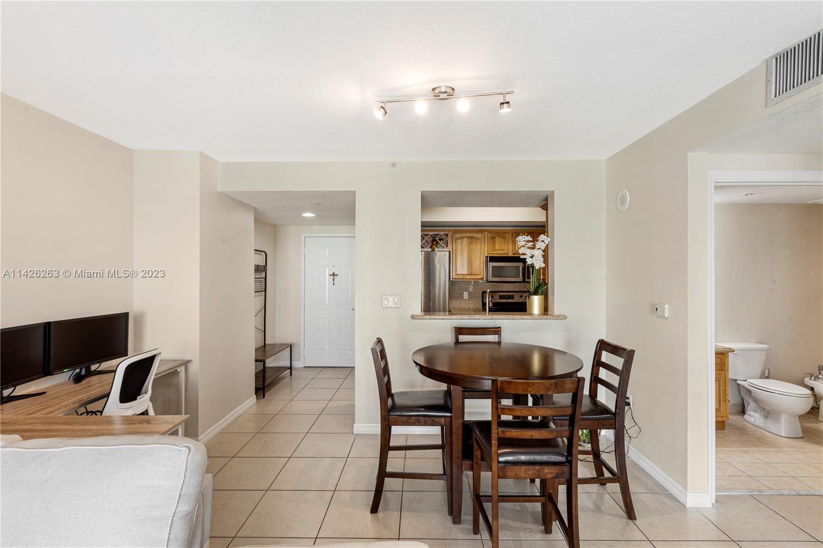 4242 NW 2nd St # 906