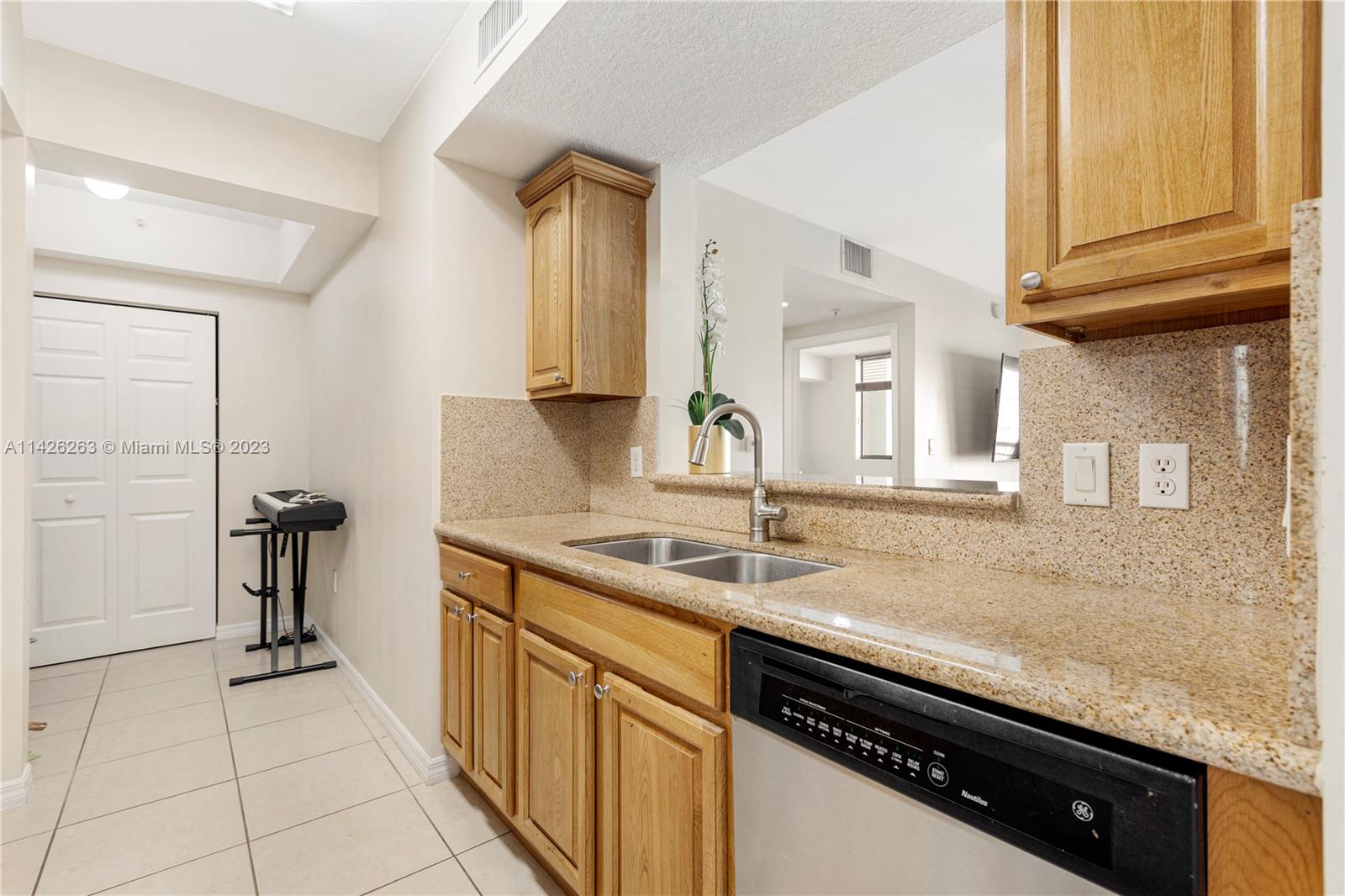 4242 NW 2nd St # 906